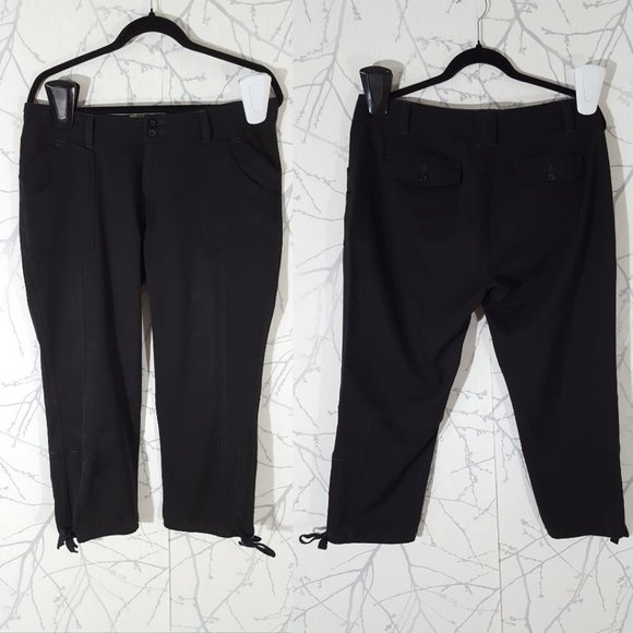 Aventura Black Mid Rise Capri Pants - Picture 1 of 6